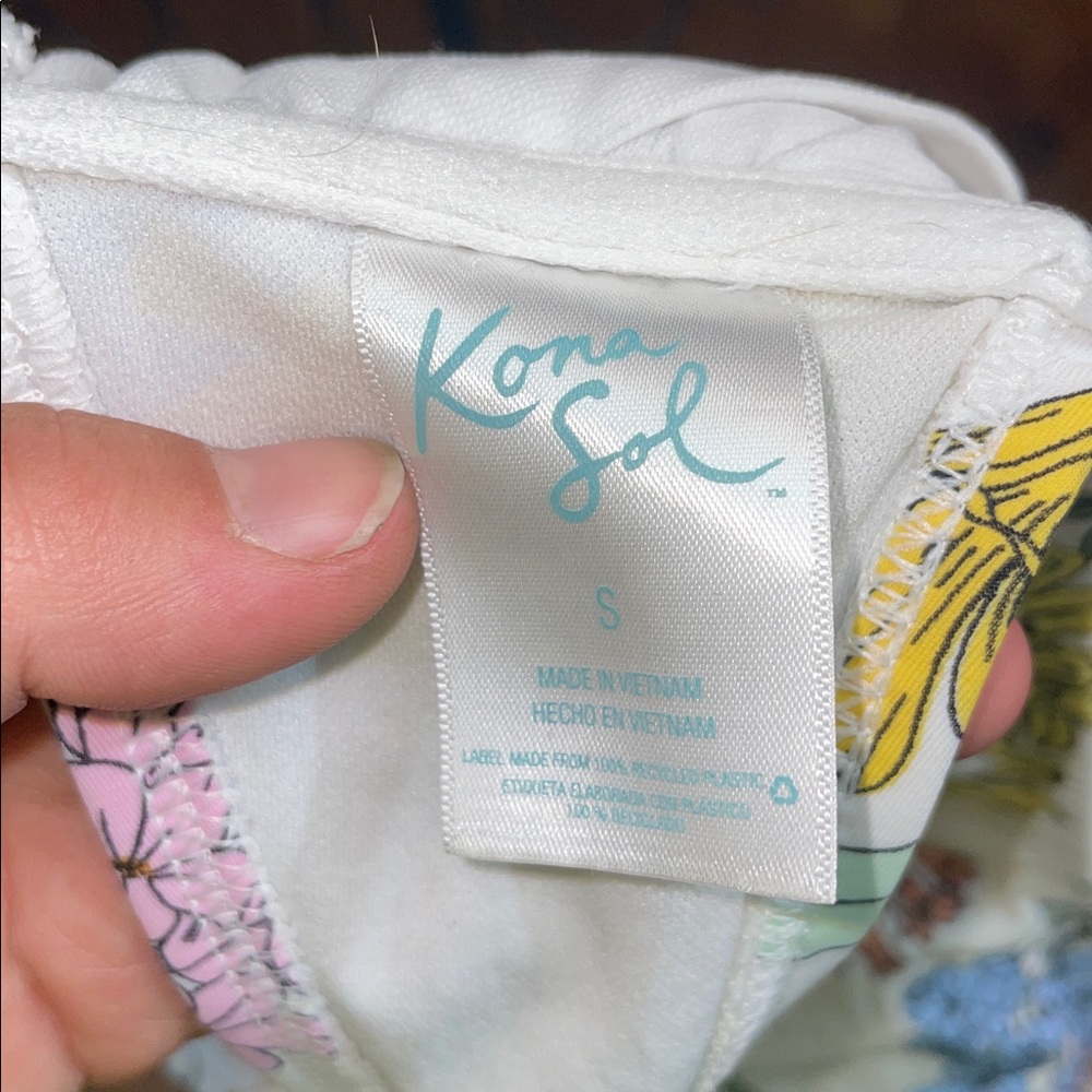 Kona Sol Multicolor Floral Top bikini top size small ruffle shoulders - Picture 6 of 7